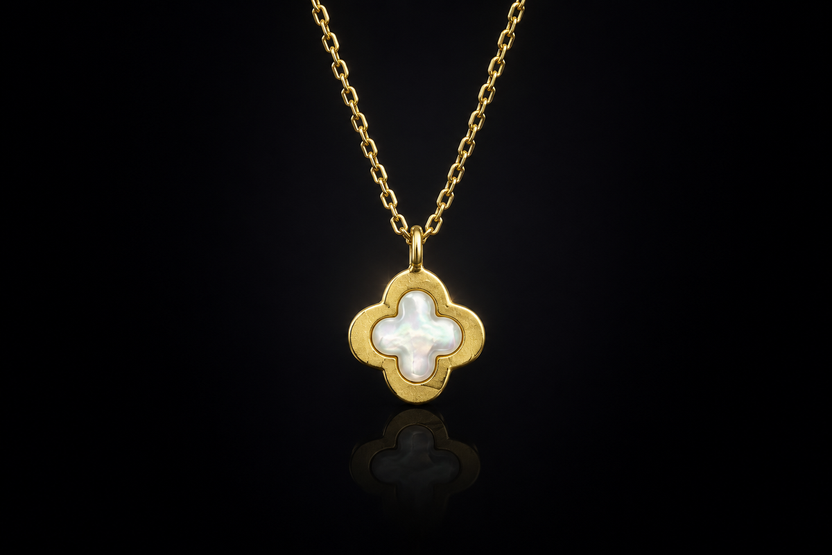 925/14 kt. Yellow Gold Finished Sterling Silver Mother-of-Pearl Clover Pendant & Chain