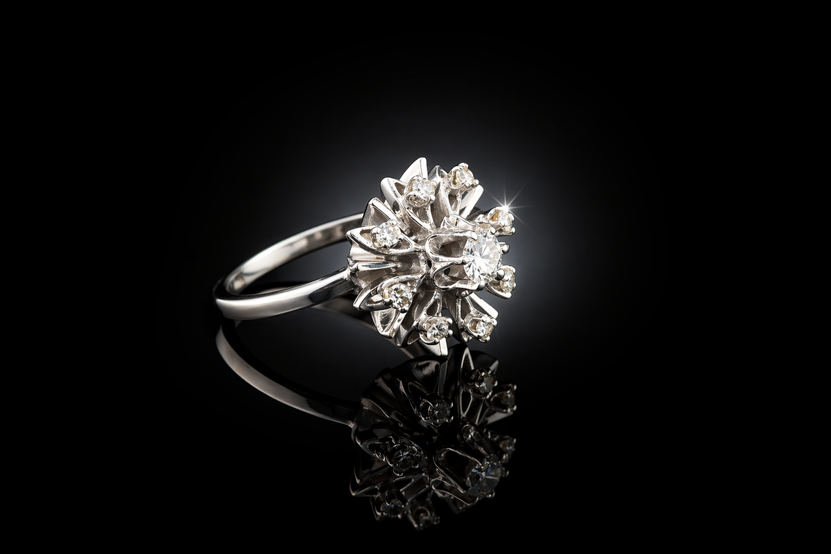 14K White Gold Vintage Diamond Starburst Cluster Ring