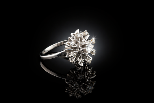 14K White Gold Vintage Diamond Starburst Cluster Ring