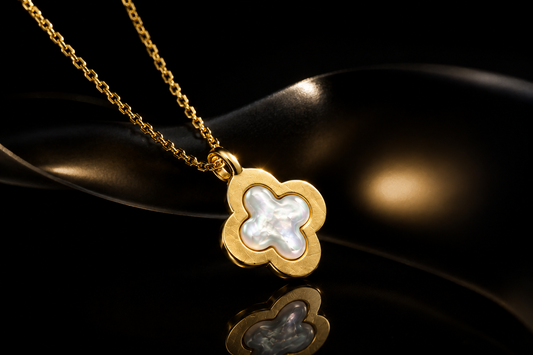 925/14 kt. Yellow Gold Finished Sterling Silver Mother-of-Pearl Clover Pendant & Chain